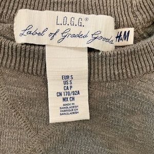 H&M CREWNECK SWEATER SIZE SMALL